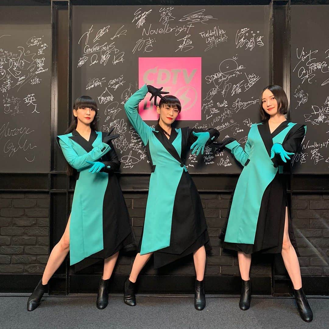 Perfumeさんのインスタグラム写真 - (PerfumeInstagram)「#CDTVライブライブ 「ねぇ」「Time Warp」披露させていただきました！盛りだくさんの記念日の1日となったPerfumeでした 丸一日お付き合いくださったみなさまありがとうございました！！！  Performed “Nee” & “Time Warp” at CDTV LIVELIVE! Thank you everyone who spent all day with us!  #prfm」9月21日 22時11分 - prfm_official