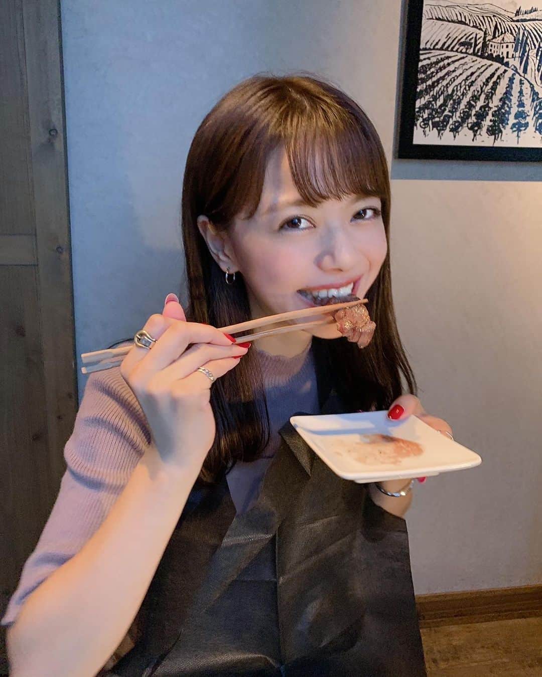 山崎春佳さんのインスタグラム写真 - (山崎春佳Instagram)「しあわへ🐄❤️ . 先日お姉ちゃんとうしごろへ。 上京してからはこんな豪華なご飯を食べに行く機会が レアになってしまったので、美味しさを噛み締め ました😂🤤 . コースにしたら一口の量ずつ充実した種類を楽しめて 大大満足でした✧ 肉寿司や、大きなフォアグラなんかも出てきたので リッチな気分を一気に味わえました。 そして、何から何まで全てがしっかり美味しかった です。🥰 @ushigoro_yakiniku .  #うしごろ#ushigoro #me #tbt #food #ebisu #恵比寿 #恵比寿焼肉 #肉寿司　#恵比寿ご飯　 #ushigorobambina #ushigorokan #yum」9月21日 22時33分 - haruka_yamazaki