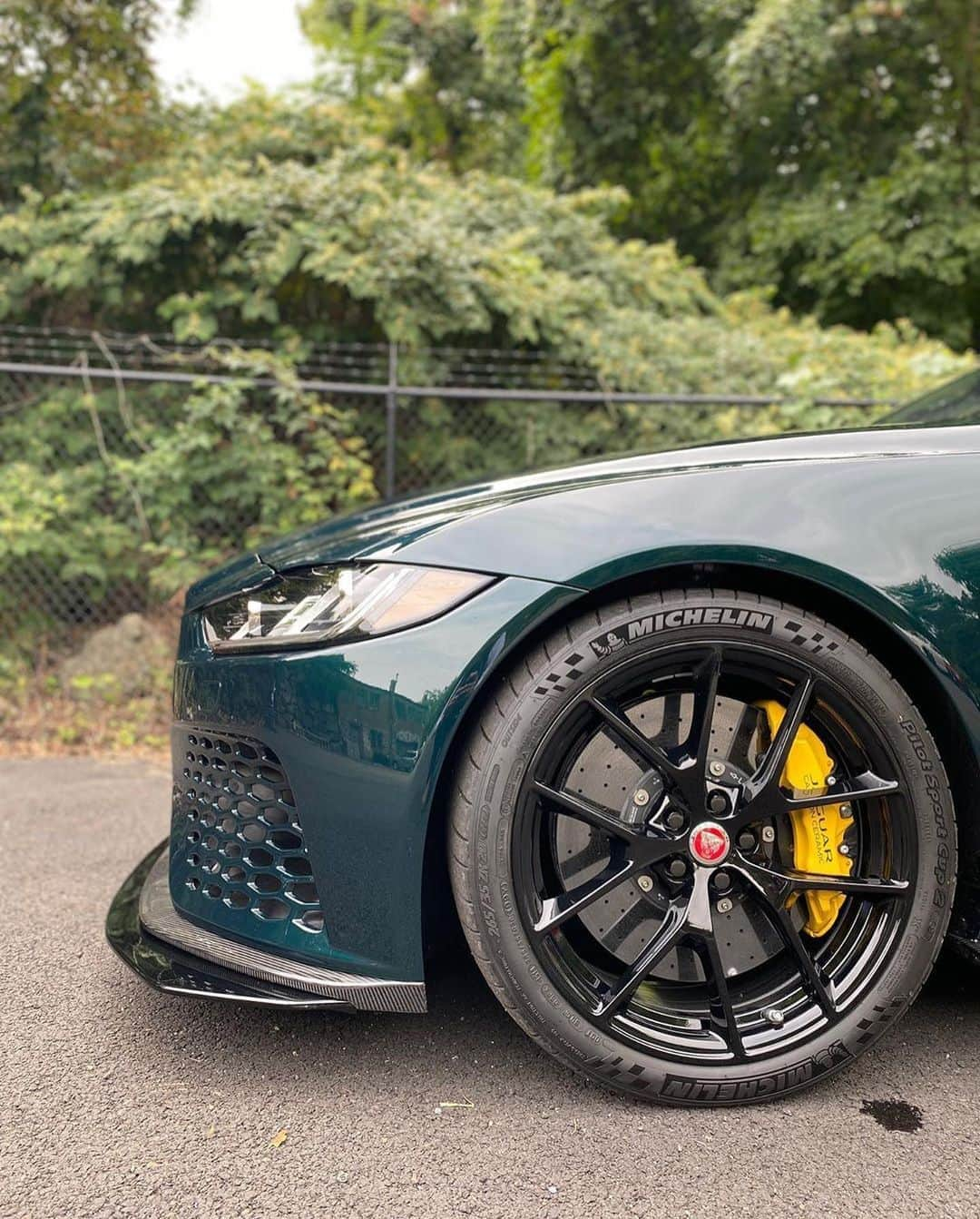 CarsWithoutLimitsさんのインスタグラム写真 - (CarsWithoutLimitsInstagram)「SVO Palette Green Jaguar Project 8 Photos @millermotorcars  #carswithoutlimits #jaguar #project8」9月21日 22時39分 - carswithoutlimits