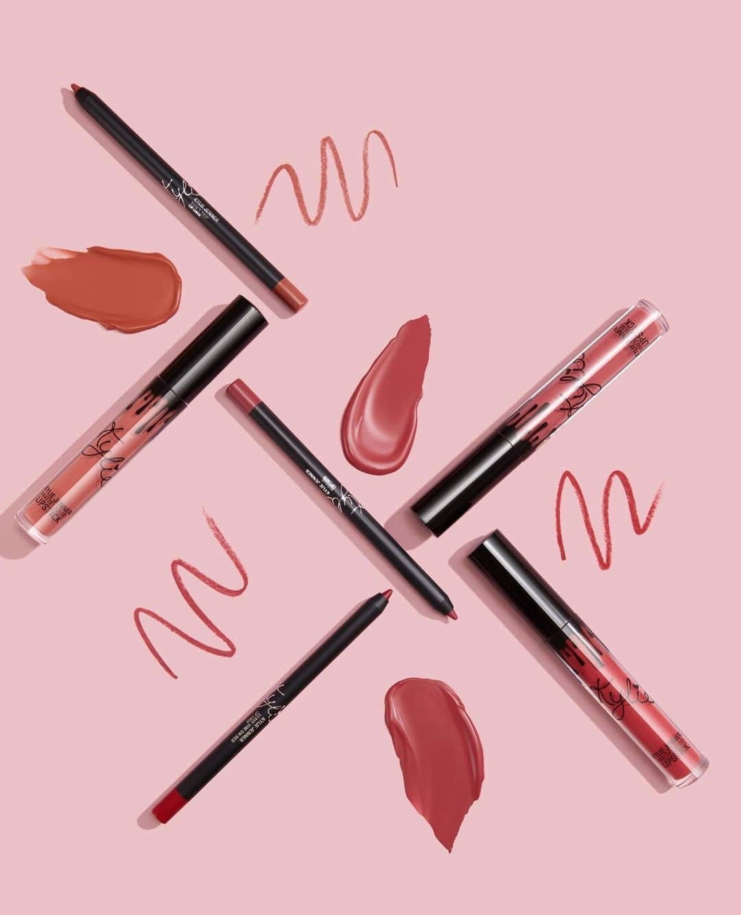 Kylie Cosmeticsさんのインスタグラム写真 - (Kylie CosmeticsInstagram)「loving these gorgeous shades for the fall season! 🍂  pick up our new shades Risqué and Don't Trip now on KylieCosmetics.com 💗」9月21日 22時49分 - kyliecosmetics