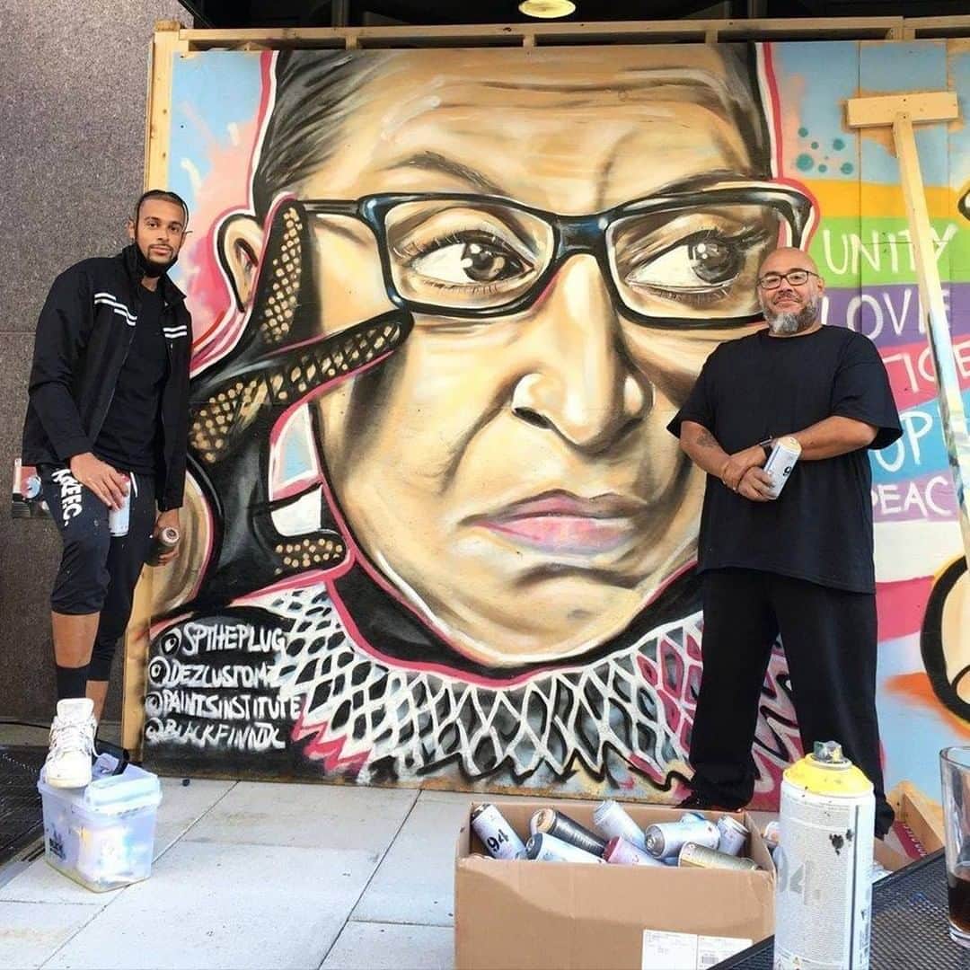 CNNさんのインスタグラム写真 - (CNNInstagram)「Two artists, Shawn Perkins and David Zambrano, teamed up on Saturday to paint a mural of Supreme Court Justice Ruth Bader Ginsburg near Black Lives Matter Plaza in Washington, DC. She died Friday due to complications of metastatic pancreas cancer. (📸: @sptheplug/Instagram)」9月21日 22時48分 - cnn