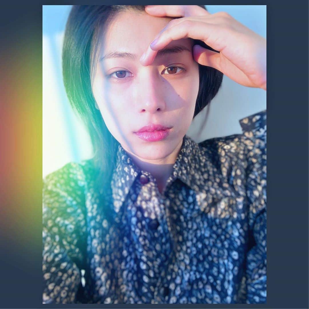春川芽生のインスタグラム：「未完成ウルフだった時の🌙  ちょっっと色々タンマタンマのバリア俳句、 "新しい   風を吹かして   ゆくんなまし＂  って感じでもごもご整頓中だけど🥐🥐 #？ いつも環境には人が居るって話！💥 ありがと！ございま！す！  #🙏」