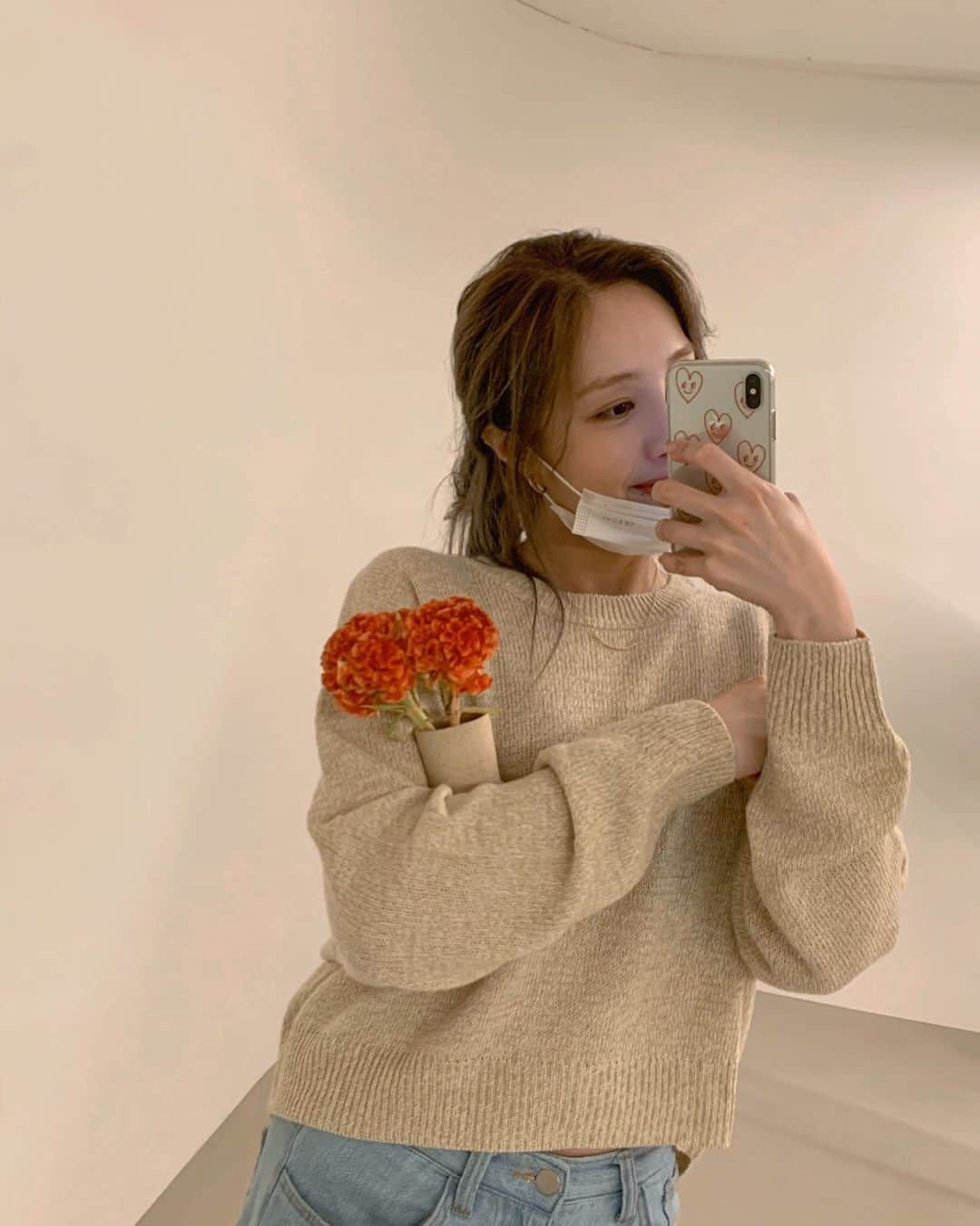 ユジン のインスタグラム：「꽃 예쁘쥬 ღ'ᴗ'ღ」