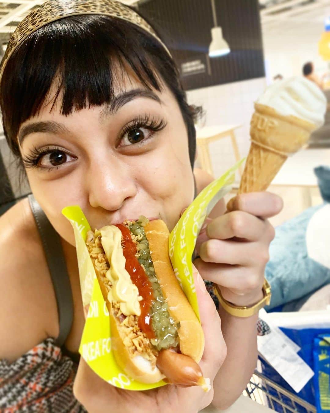 遊海 Yuumiさんのインスタグラム写真 - (遊海 YuumiInstagram)「I couldn’t stop myself from this temptation 🤣この誘惑に負けてしまった。❤️ #hotdog #ice cream #ikea #shopping #ホットドック　#ソフトクリーム　#幸せ　#happy #girljustwannahavefun」9月21日 23時13分 - yuumi_kato