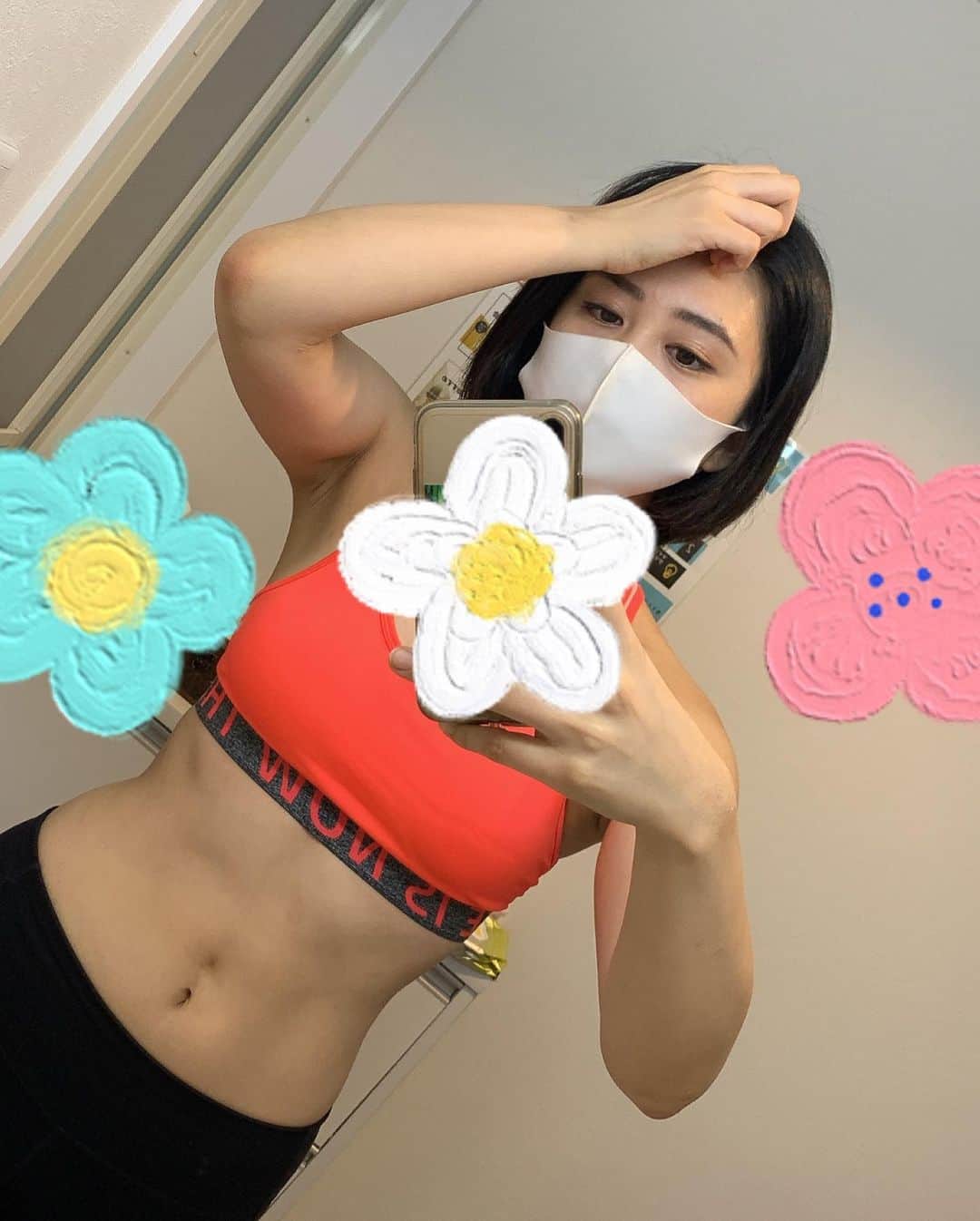 金野美穂さんのインスタグラム写真 - (金野美穂Instagram)「過去の自分には 負けたくないものよね😥  #workout #トレーニング#自分磨き  #むちむちボディ #bodymake #girl #monochromephotography」9月21日 23時27分 - kaneno_miho
