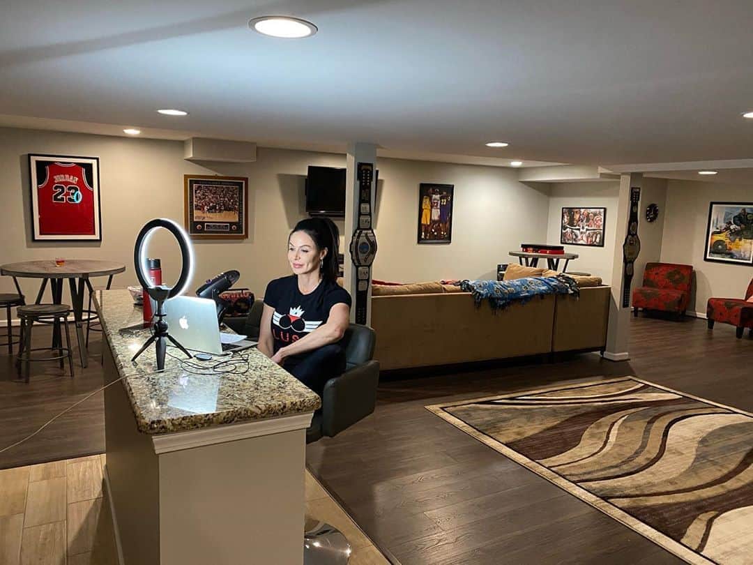 Kendra Lustさんのインスタグラム写真 - (Kendra LustInstagram)「Recorded a new episode of #beautyandthebeastpodcast last night in my basement with my Co-Host @jmarquezmma Fun show that you guys are gonna LOVE!! We talked about @jarchmma winning the title #bellator #ufc Listen to see what we have been up to! How our #lasvegas trip went 💋🔥🥳 Julian’s  #sexeducation I like to call it 😝 #MondayMotivation #podcast #podcastersofinstagram Available on Apple & Spotify podcasts. Must WATCH on our YouTube channel!」9月21日 23時32分 - kendralust