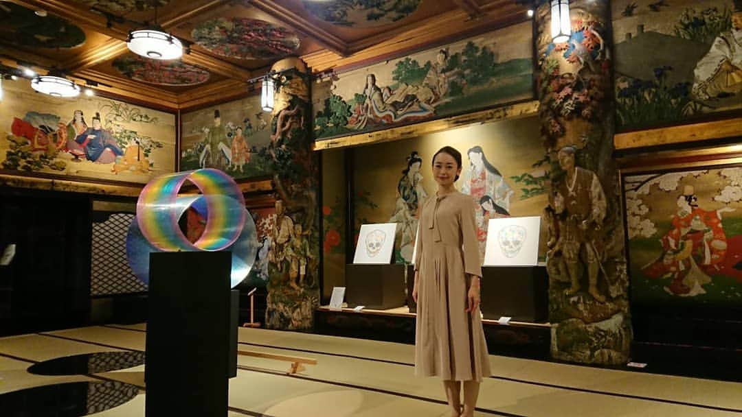 瞳ゆゆのインスタグラム：「先日、雅叙園へランチへ伺ったので、百段階段にも😊  思った以上に見所があってご機嫌😊✨  #目黒 #雅叙園 #百段階段」