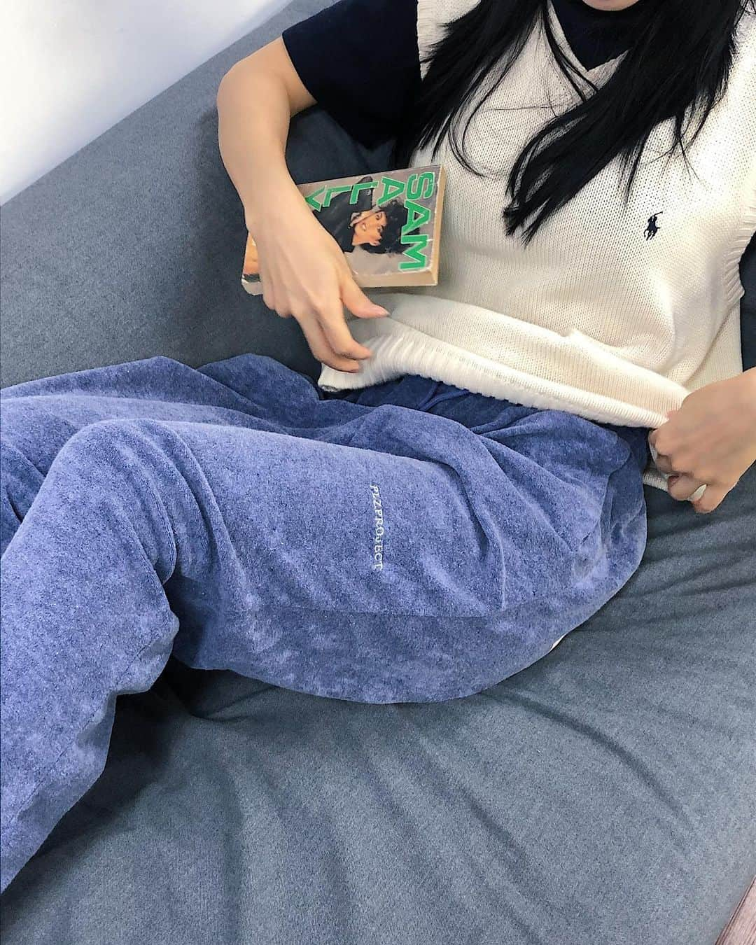 solsolさんのインスタグラム写真 - (solsolInstagram)「애정하는 옷🧤🧸🛋💜이거입으면 보라색 곰돌이 된 기부니야🌙 #aplz #plzproject」10月6日 19時59分 - solwlyy