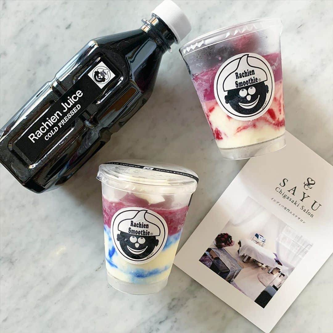のインスタグラム：「. . ✨💆‍♀️Sayu Salon × Rachien Smoothie Vol.5 🧖‍♀️✨ . 毎回大好評！インディバ専門エステサロン「Sayu Salon」と５回目のコラボのご案内です。 . 〈インディバ × スーパーフードでカラダもココロもヘルシーにリラックス！〉 . 夏の疲れ、コロナ渦での緊張感、いろいろと敏感になってしまっているこの数ヶ月。 . このあたりで、ちょっと疲れた心と身体をいたわってみませんか。 . Sayu Salonで丁寧なインディバトリートメントを受け、ラチエンの「麻炭ジュース」で更にカラダをキレイにデトックス。リラックスには、おうち時間にヘルシースイーツ「ピタヤココカップ」を。 . Sayu SalonとRachien Smoothie だけのスペシャルプランです。 . 詳細は次のPOSTで！ . 私の友人やラチエンのお客様の間でも、Sayu Salon大人気です😽♥️ . Sayu Salonで検索☝️ http://www.sayusalon.com」