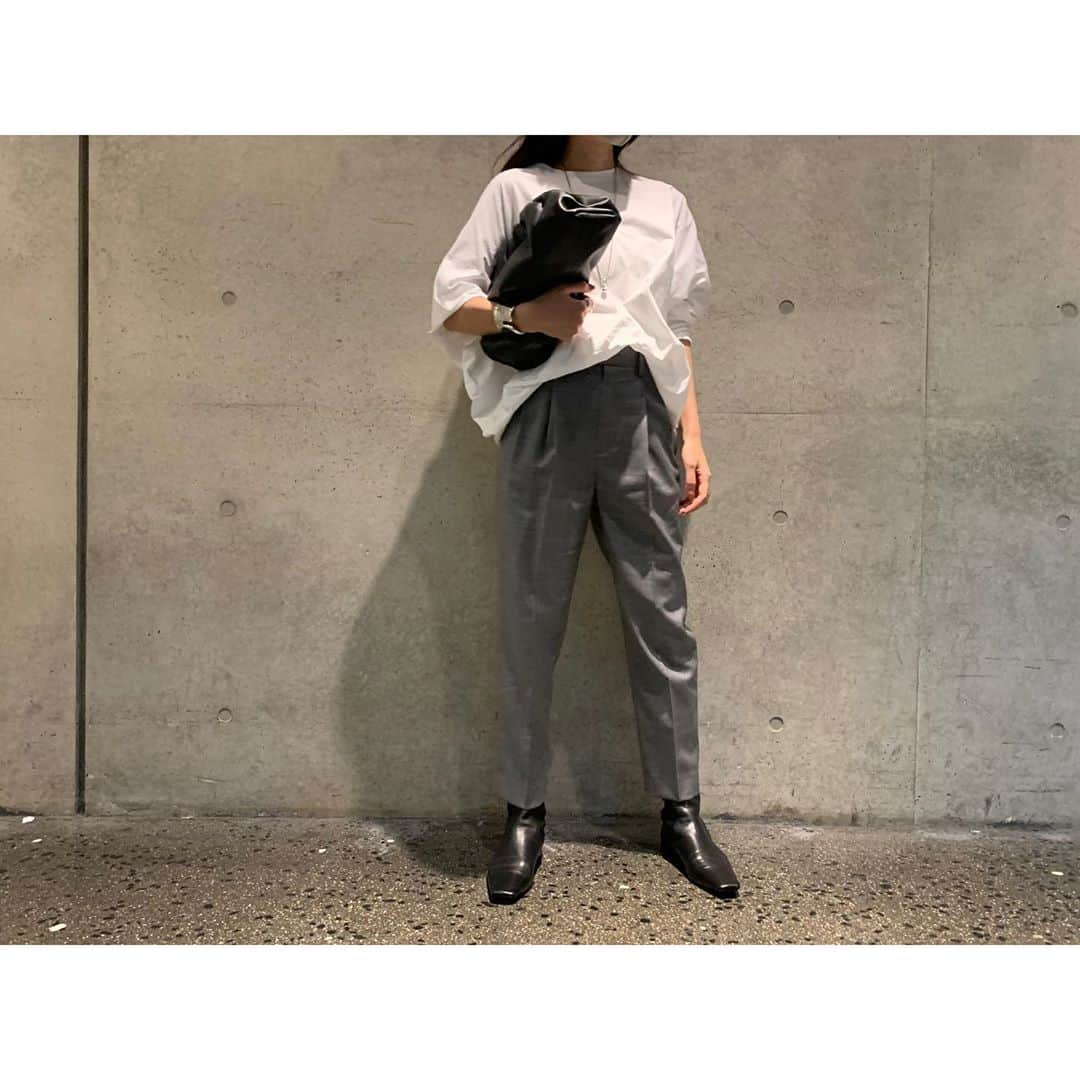 liiiiche23のインスタグラム：「・﻿ ・﻿ 朝晩寒いのに、日中まだ暑いね🥵﻿ @zara で最近ゲットしたぺたんこブーツ👢﻿ 形も綺麗し歩きやすい👏﻿ 買って正解🥺✨﻿ ・﻿ ・﻿ ﻿#coordinate #code #fashion #outfit #outfitoftheday #ootd #instafashion #instalook #dailylook #dailylook_jp #dailylook_japan #gallardagalante #ガリャルダガランテ #stunninglure #スタニングルアー #チンツクリーンパンツ #zara #zarashoes #ザラ #bottegaveneta #newbottega #bottega #ボッテガ #ボッテガヴェネタ #tiffany #tiffanyandco #ティファニー #classyフォト #今日の服装 @classy_mag_insta」