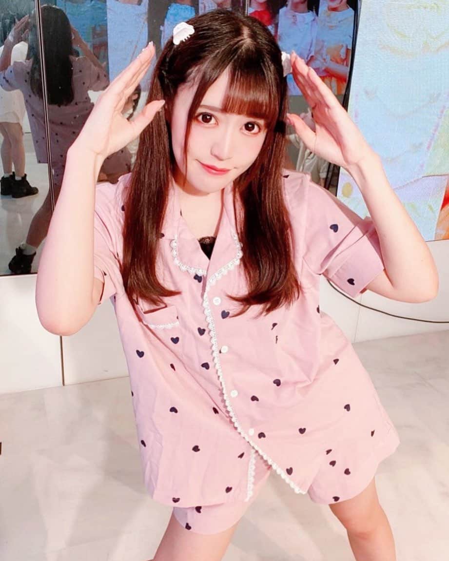 木咲りんのインスタグラム：「* ⋆﻿  毎日おねむりんでございます🥺💤💭 みんなも毎日お疲れ様、、！😌 ⋆ ⋆﻿  * #idol#cosplay#cosplaygirl#japaneseidol#japanesegirl#asiangirls#asianbeauty#アイドル#ハニスパ #ハニースパイス#パジャマ#ロリ#ロリコン#パジャマパーティー#ルームウェア#えち#ふともも#コスプレ#コスプレイヤー#パジャマ女子#パジャマコーデ#太もも#秋葉原#ルームウェア女子#粉我#偶像#幼女#りんぐらむ#맛스타그램#인스타푸드」