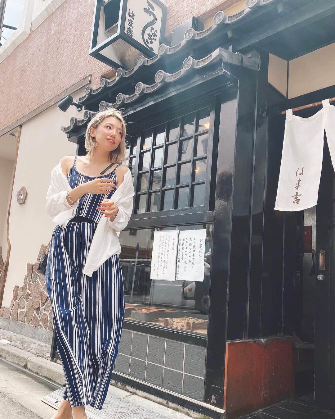 DJ CHI☆MEROのインスタグラム：「. いきマリ思い出pic🐳 江ノ島水族館行く前に 美味しい鰻食べた〜！！ . 下田の貸切コテージに泊まったり 鎌倉で一番美味しいベーグルで 朝ごはん作ってもらったり…🥯 . まぁ途中でケンカして連泊せずに 帰ったけどwww 今思うとオモロいなwww . . . #藤沢#江ノ島#鎌倉グルメ#うなぎ#下田#いきなりマリッジ」