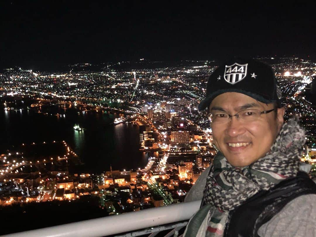 乙武洋匡さんのインスタグラム写真 - (乙武洋匡Instagram)「旅の締めくくりは、函館山からの夜景。北海道のみなさん、ありがとうございました‼️  #函館 #函館旅行 #函館観光 #函館山 #函館山ロープウェイ #函館山夜景 #函館山展望台」10月6日 18時42分 - ototake_official