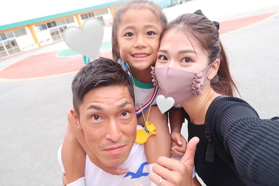 かなのインスタグラム：「． 再投稿すみません🙇🏻‍♀️ いいね♡コメントたくさんありがとうございました😭❤️ ． 幼稚園生活最後の運動会🎌 とってもかっこよかった😭💮 ． 今年は例年とは違った形での運動会だったけど、それでもこうやって開催してくれた園や先生方にも感謝だし コロナ禍の中色々なことを我慢しなきゃいけない状況でも、楽しんで練習を頑張った子供達にも拍手を送りたい🥺👏🏻 お母さん達も先生達もみんな泣いてたぁ😭😭 色々な想いがこみ上げてくるよね。 ． 毎年思うよ こんなに素敵な園とお友達に出会えて良かったって🥰 一つずつ行事が終わるごとに寂しくもなっちゃうけど とにかく今はお疲れ様とありがとうの気持ちでいっぱい🥰💕 ほんっとーーによく頑張った❤️ ． ． #運動会#年長さん#幼稚園大好き#感動#息子#親子」