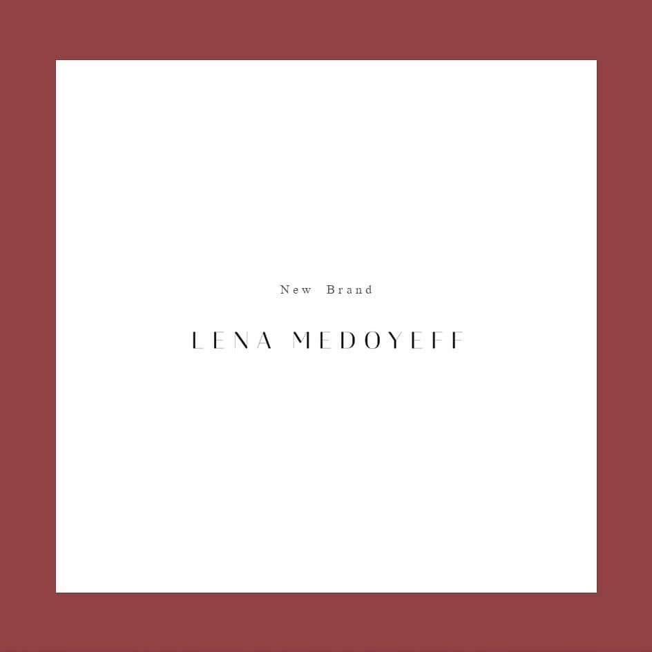 JUNOのインスタグラム：「News﻿ ﻿ 日本初上陸ブランド﻿ LENA MEDOYEFF (レナ・メドエフ)﻿ この秋 JUNOに仲間入りします﻿ ﻿ シンプル&クリーンなデザインは﻿ ファッションが好きで 自然体な花嫁の﻿ 心をときめかせることでしょう﻿ ﻿ ﻿ デザイナーのレナは﻿ 独立心が強く 自由思想﻿ ﻿ オールドファッションのクオリティと﻿ その過程を理解した上で﻿ モダンなスタイルを提案します﻿ ﻿ そのデザインへのポリシーは﻿ 私たちJUNOの目指す「伝統と革新の循環」と﻿ リンクして 心を揺さぶられました﻿ ﻿ ﻿ パワフルでフェミニンな花嫁のためのブランド﻿ LENA MEDOYEFF﻿ ﻿ ショップへお届けできるまで あと少し﻿ 楽しみにお待ち下さいませ﻿ ﻿ ﻿ #inesdisanto﻿ #MARCHESA﻿ #antonioriva﻿ #naeemkhan﻿ #inmaculada﻿ #kennethpool﻿ #zacposen﻿ #juno﻿ #junowedding﻿ #wedding﻿ #weddingdress﻿ #viktorandrolf ﻿ #lenamedoyeff ﻿ #ジュノ﻿ #ウエディング﻿ #ウェディング﻿ #ウエディングドレス﻿ #ウェディングドレス﻿ #ドレス﻿ #プレ花嫁﻿ #2020冬婚﻿ #2020秋婚﻿ #福岡花嫁﻿ #東京花嫁﻿ #九州花嫁﻿ #関東花嫁」
