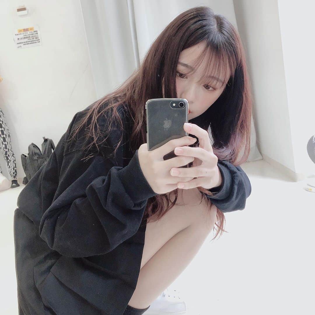 のインスタグラム：「写真が無いよ〜😩💭 · #p31 #韓国スニーカー#白スニーカー #ダッドスニーカー#スニーカー レディース  #メンズスニーカー#厚底スニーカー  #7cm」