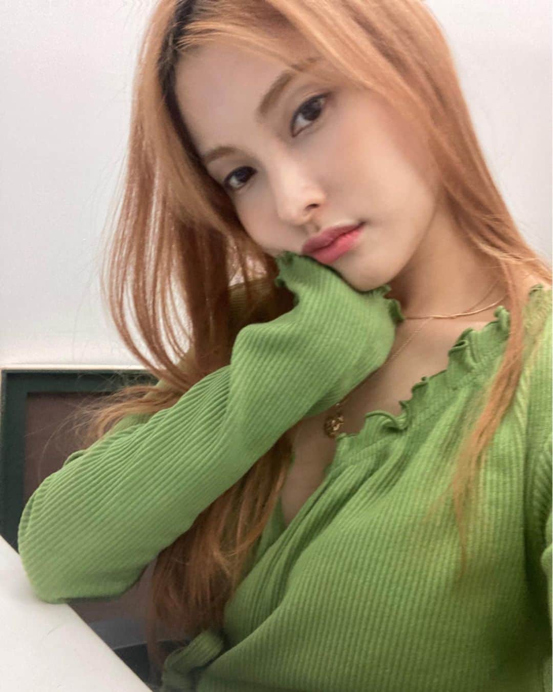 パク・ギュリさんのインスタグラム写真 - (パク・ギュリInstagram)「휴」10月6日 19時11分 - gyuri_88