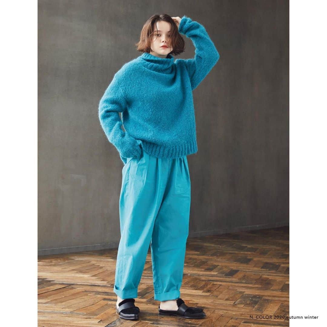 naplaのインスタグラム：「【🍁A/W TREND COLOR RECIPE 2020】 . 厚手の冬服とも相性が良くて、さりげなくこなれ感を与えてくれる秋冬カラー🎨のご紹介💫 . 《NUDY OLIVE》 たちまちおしゃれ上級者になれる淡いトーンのヌーディオリーブ🌿 . 夏のハイトーンカラーをなめらかな濃淡で補正し、秋冬トレンドカラーに👏🌈 . 明るいベージュのブリーチ毛をトーンダウンして、うっすらくすみ感のある薄色で柔らかさを引き立てます💁‍♀️ . エヌドットカラーで、2020年秋冬のおしゃれ髪を楽しみましょう✨✨ . #ナプラ #エヌドット #エヌドットカラー」