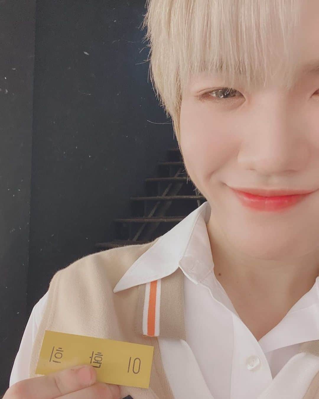 UP10TIONさんのインスタグラム写真 - (UP10TIONInstagram)「5학년 6반 56번 이환희 #업텐션 #환희 #이게요즘대세라길래💛」10月6日 19時20分 - u10t_official