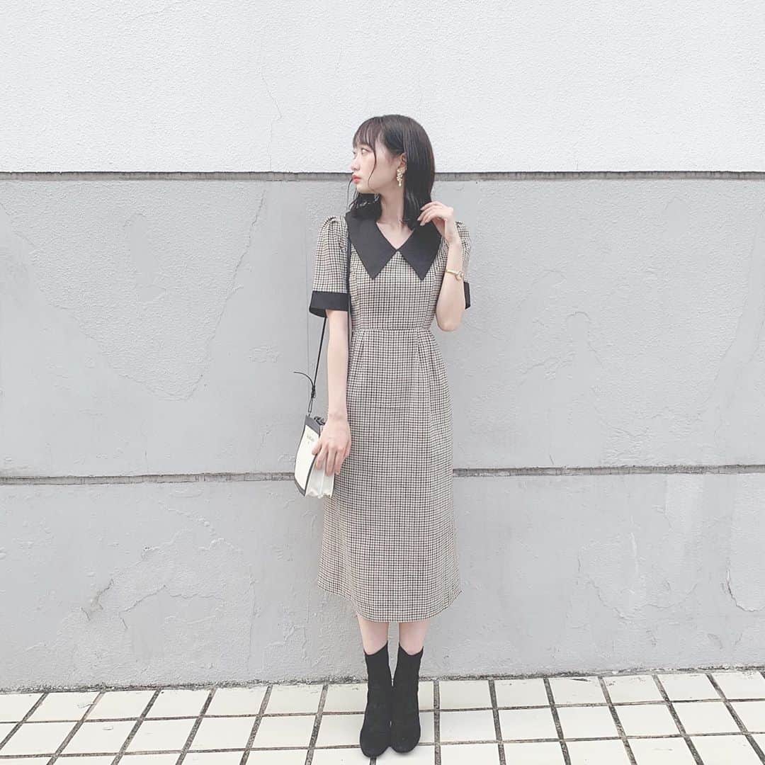 のインスタグラム：「@puur_wit さんのワンピース♡  大きい襟かわいすぎ🥰  #ootd #fashion #秋服 #コーデ #韓国 #韓国ファッション #ワンピース #zara #balenciaga」