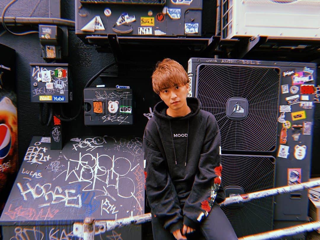 品川翔のインスタグラム：「フィルムカメラって良いね📸  #instagood#actor#俳優#hair#style#l4l#f4f #followme #fashion #model #ootd #instafashion #workout#cinema#cinematic#cinematicvideo#cinematicvlog#cinematicvlogger#vlog#vlogger#filmmaker#フィルムメーカー」