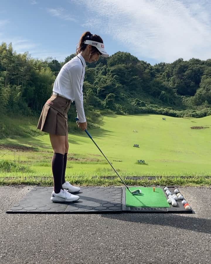 のインスタグラム：「#秋ウェア #golfswing #autumn #golf #archivio #nikegolfshoes」