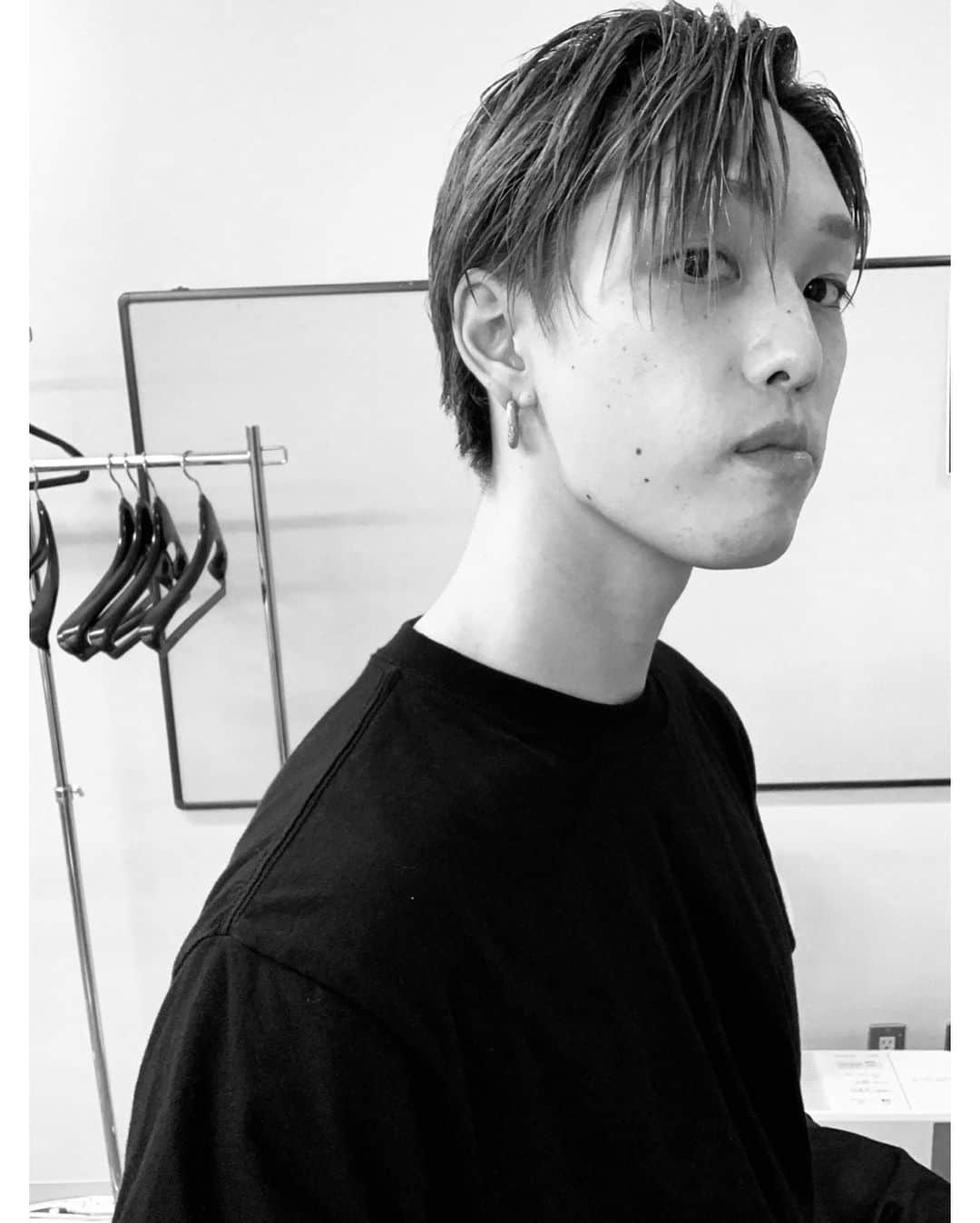 堀夏喜のインスタグラム：「何かと白黒にしてみました。」