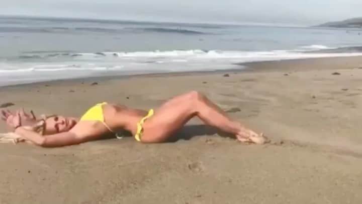 セレステ・バーバーのインスタグラム：「Reminder- Only Britney will make it out alive.  #celestechallengeaccepted  #celestebarber  #funny  #britneyspears」