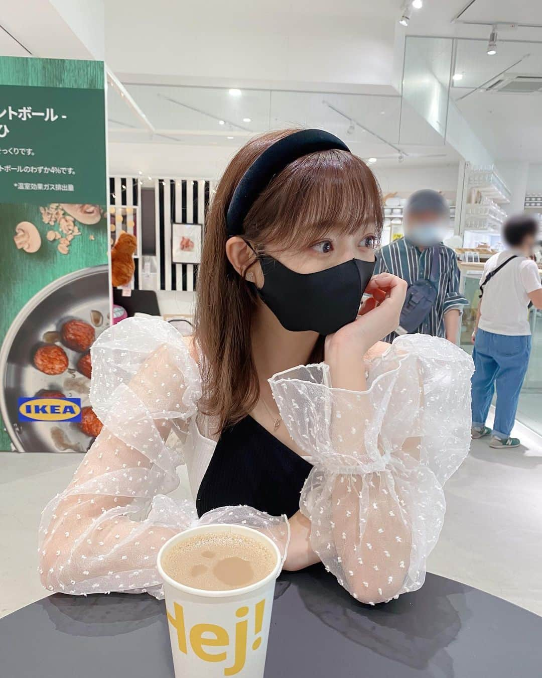 和田瞳さんのインスタグラム写真 - (和田瞳Instagram)「. IKEA💙💛 . . #tops : #ZARA / #heather #accessory : #tiffanyandco #headdress : #lattice . . #fashion #ootd #IKEA #ikea原宿 #原宿 #harajuku #スウェーデンカフェ #cafe #ソイラテ #soylatte #retrogirl #retrocode #retro #カチューシャ #katyusha #☕️」10月6日 19時47分 - hitogram0218