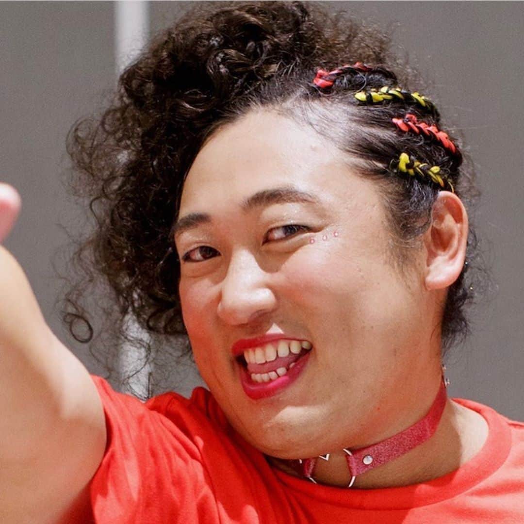 クリエイターズ・ファイル公式（ロバート秋山）のインスタグラム