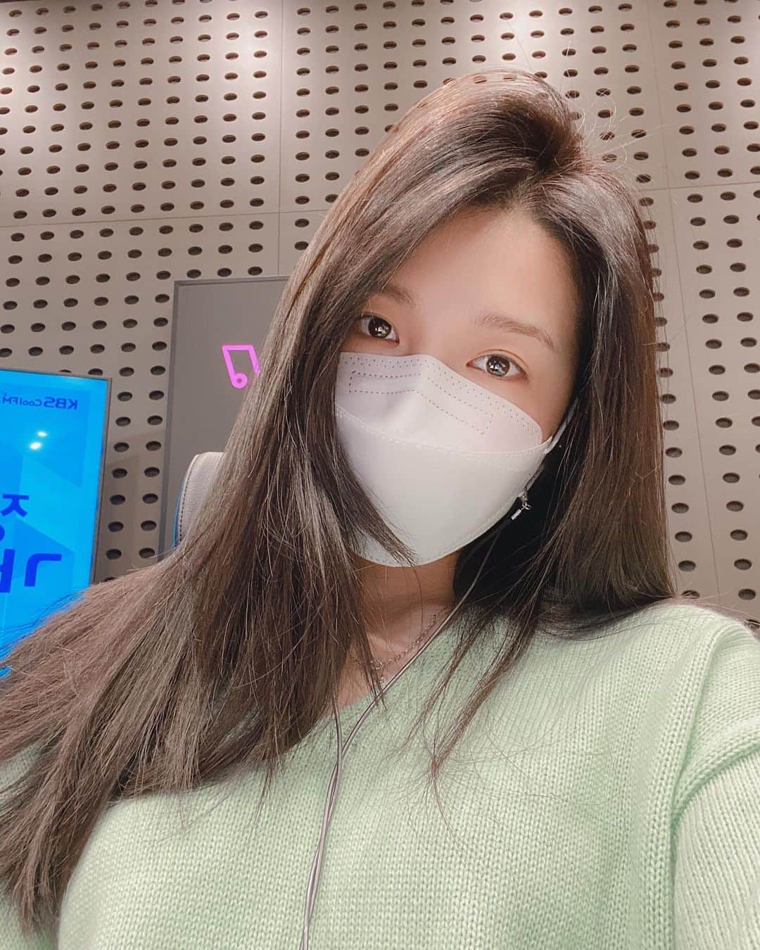 チョン・ウンジのインスタグラム：「자라나라앞머리머리🧞‍♂️ P.S 꾸-깃」