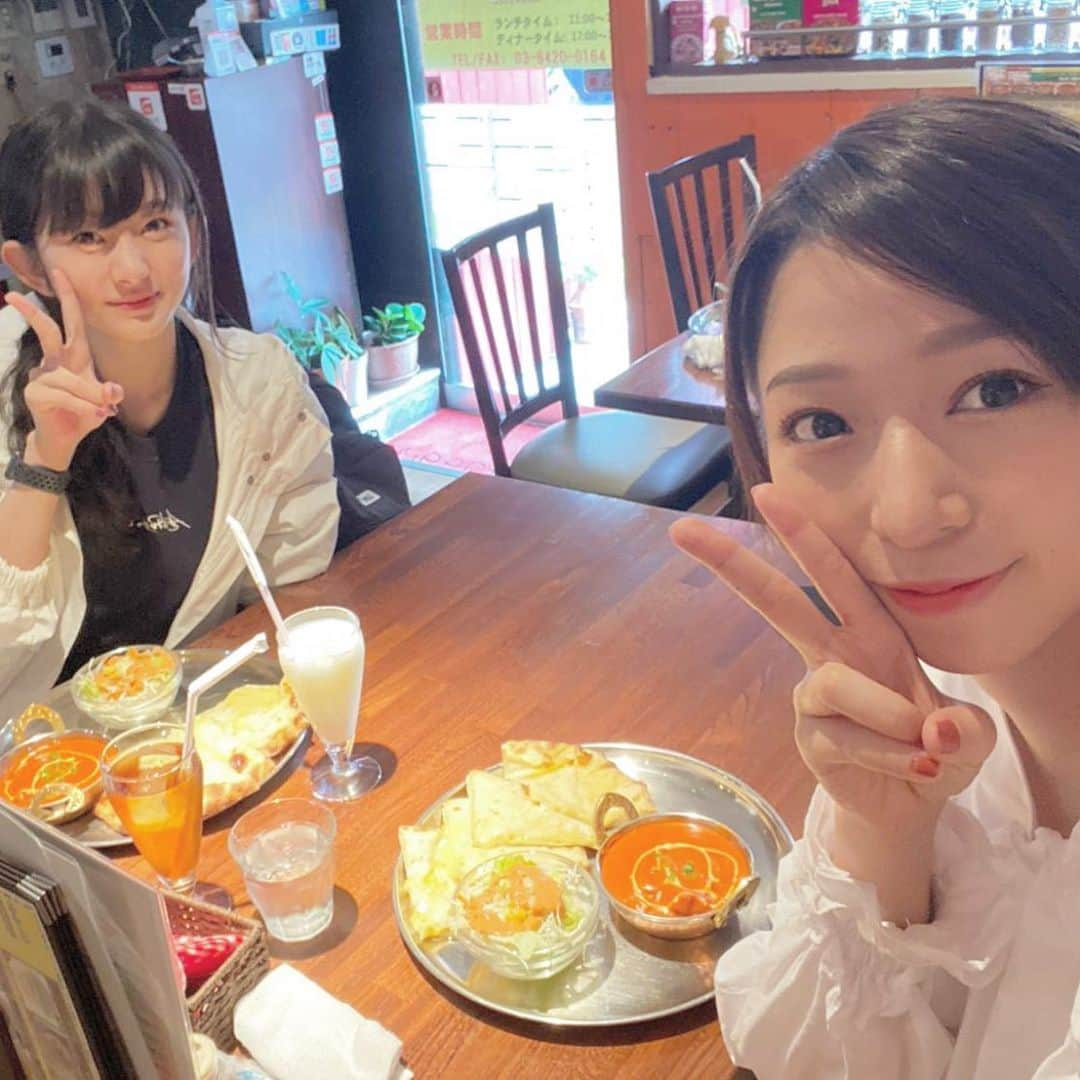 瀬田さくらさんのインスタグラム写真 - (瀬田さくらInstagram)「. TEAMSHACHI の柚姫ちゃんとご飯に行きました！ 柚姫ちゃんオススメのハニーチーズナンとバターチキンカレー最高に美味しかったです🥰また食べたくなってきた〜！！ . 色々お話ししたんですけれど、タメになる話やアドバイスをたくさん教えてくださって、凄く勉強になりました🥺💗 柚姫ちゃんみたいな先輩がいて、瀬田は幸せ者です😭いつも優しくしてくれてありがとうございます✨ 柚姫ちゃんみたいなお姉さんになりたいなぁ...🙈 またご飯いきましょうね！ . #大黒柚姫 ちゃん♡ #TEAMSHACHI #バターチキンカレー #ハニーチーズナン  #瀬田さくら #ちゃん瀬田 #ばってん少女隊 #ばっしょー」10月6日 19時48分 - seta_sakura_official