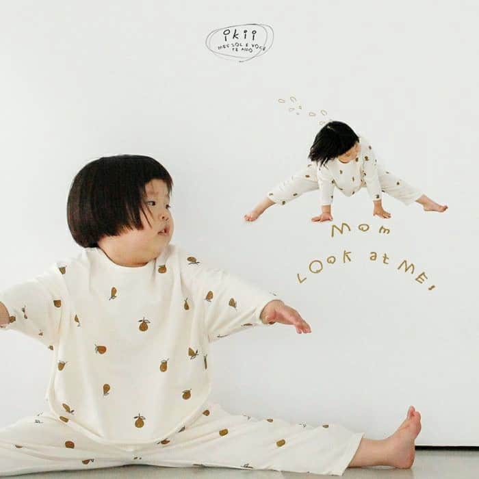 こども達をラブリーにさせる韓国子供服ですー☀さんのインスタグラム写真 - (こども達をラブリーにさせる韓国子供服ですー☀Instagram)「. 洋なし総柄シリーズ♪ . . べビちゃんロンパース👶 キッズセパレートセット👧 ママワンピース👩 . み～んなおそろい！🍐 .  . . .  . . . . . . . . . . .  #韓国子供服 #マリンキャッスル #くすみカラー #ニュアンスカラー #女の子ママ #男の子ママ  #こども服 #ベビー服 #こどものいる暮らし #保育園着 #幼稚園着 #コドモノ #おしゃれママさんとつながりたい #定番コーデ #韓国こども服 　#産休　#育休　#モニタープレゼント　#秋冬ファッション　#marinecastlewear #autumnwinterkidswear 　　#韓国ファッション　　#2020秋冬アパレル　#Aosta #セットアップ　#くまさんシリーズ　#ベレー帽　#レギンス #ロンパース」10月6日 10時54分 - marinecastle_kids