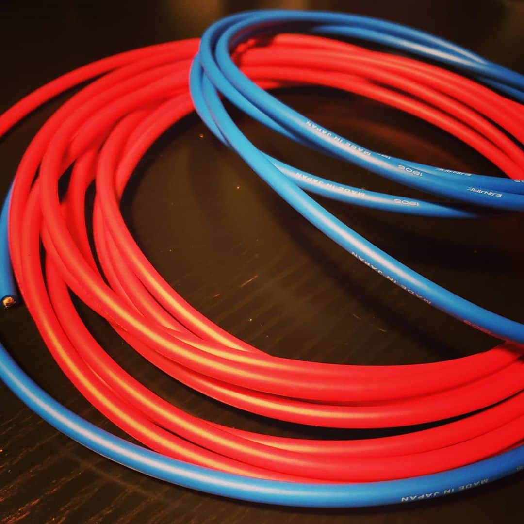 O-JIROのインスタグラム：「スパイダーシールドを作る。  #自作シールド  #シールド  #カナレケーブル」