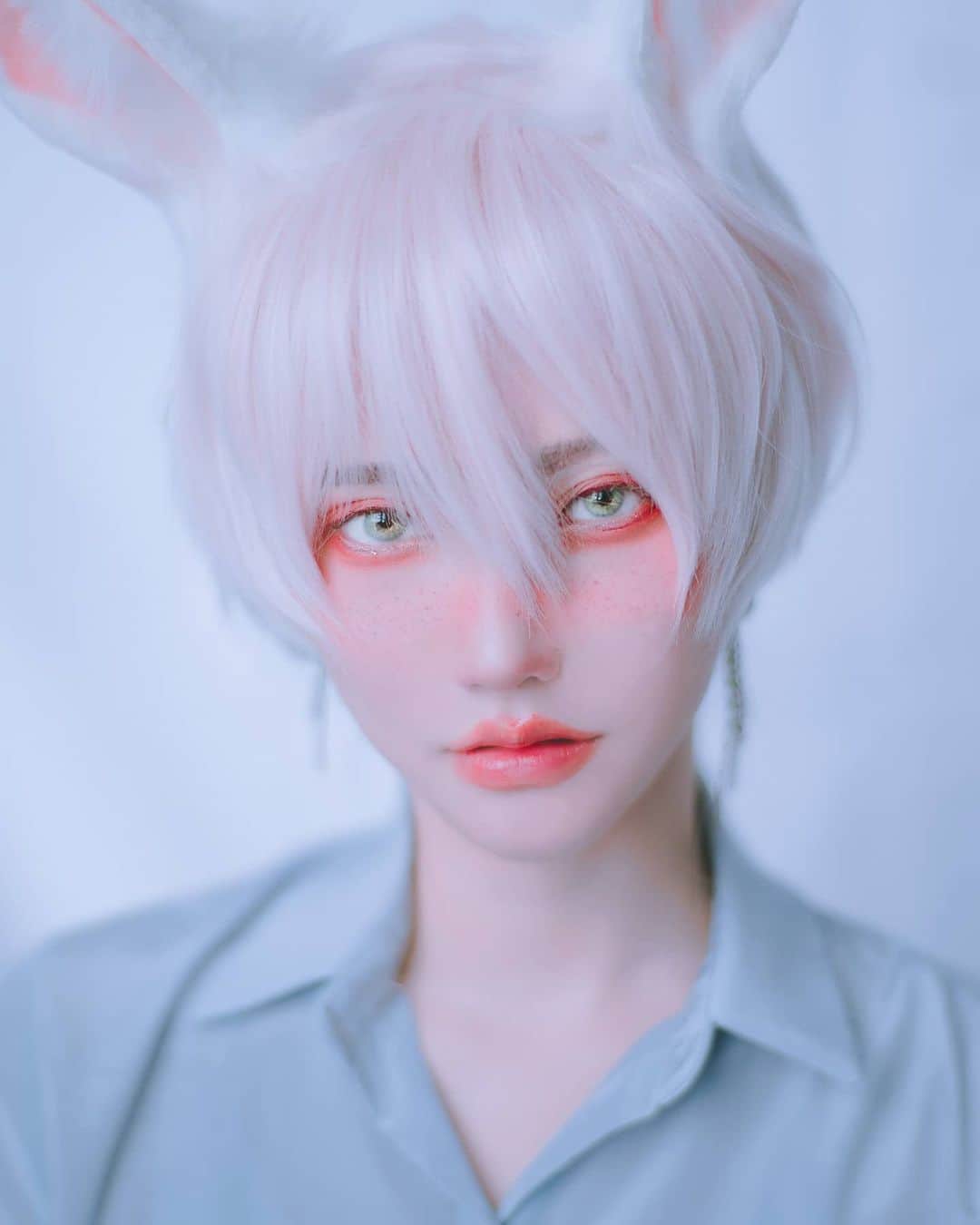 ひかりんのインスタグラム：「Thinking about peaches 🍑 Hahaha just wanna let you guys know this weekend , we are finally opening up our Minecraft server to everyone ! We are so excited because we've been working hard on it for months , wanting it to be a fun place where we and our fans can chat , build and be creative together. Tomorrow we will release the details on how to join and earn free exclusive merch ! Stay tuned 🤗 . Photo  @lostdumplings #peach #cosplay」