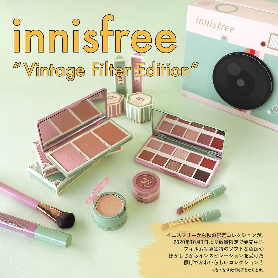 FAVOR【フェイバー】のインスタグラム：「✨2020年10月1日より数量限定で発売中✨ innisfree “Vintage Filter Edition” . イニスフリーから秋の限定コレクションが到着！ フィルム写真独特のソフトな色調や懐かしさからインスピレーションを受けた、儚げでかわいらしいコレクションをご紹介します💞 . どのカラーも可愛すぎる！！10色入りアイシャドウパレット♡ ☑️ヴィンテージ フィルター アイシャドウ パレット / 3,000円(税抜)  アイシャドウパレットと合わせて使いたいカラーマスカラ♡ ☑️ヴィンテージ フィルター カラーマスカラ / 1,400円(税抜)  3色入りのチークパレット。単色ではもちろんミックスしても可愛い！！ ☑️ヴィンテージ フィルター チーク パレット / 2,000円(税抜)  持ち運びにも便利✨メイクの雰囲気に合わせて使い分けられる3色セットのハイライト♡ ☑️フィルター ハイライトトリオ / 1,700円(税抜)  細身スティックで塗りやすい！なめらかマットに仕上がるリップ💄 ☑️スマッジ ブラー リップスティック / 1,000円(税抜)  お直しにも最適！毛穴をぼかしてつるんと美肌に😌💕 ☑️ヴィンテージ フィルター ブラー パクト / 1,100円(税抜)  「フィルター ハイライトトリオ」とも相性◎塗りやすさにこだわったブラシ✨ ☑️フィルター ハイライター ブラシ / 1,100円(税抜) . ※ご紹介のアイテムは全てなくなり次第終了となります。 . #innisfree #イニスフリー #VintageFilterEdition #ヴィンテージフィルターコレクション #韓国コスメ #ヴィンテージフィルターアイシャドウパレット #ヴィンテージフィルターカラーマスカラ #ヴィンテージフィルターチークパレット #フィルターハイライトトリオ #スマッジブラーリップスティック #VanillaPinkFilter #MilkyRosyFilter #ヴィンテージフィルターブラーパクト #フィルターハイライターブラシ #限定コレクション #限定コスメ #アイシャドウ #アイシャドー #チーク #ハイライト #ハイライター #メイクブラシ #マットリップ #スウォッチ #コスメ好きな人と繋がりたい #コスメ好きさんと繋がりたい」