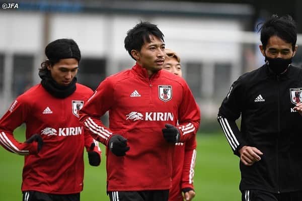 のインスタグラム：「. 日本代表、オランダ合宿がスタート  📷Photo by JFA  #日本代表 #daihyo  #柴崎岳 #南野拓実 #堂安律 #冨安健洋 #原口元気 #板倉滉 #鈴木武蔵 #大迫勇也 #吉田麻也 #中山雄太 #久保建英 #川島永嗣 #三好康児 #室屋成 #菅原由勢 #遠藤航 #植田直通 #鎌田大地  #サッカー #⚽️ #football #サッカーキング」