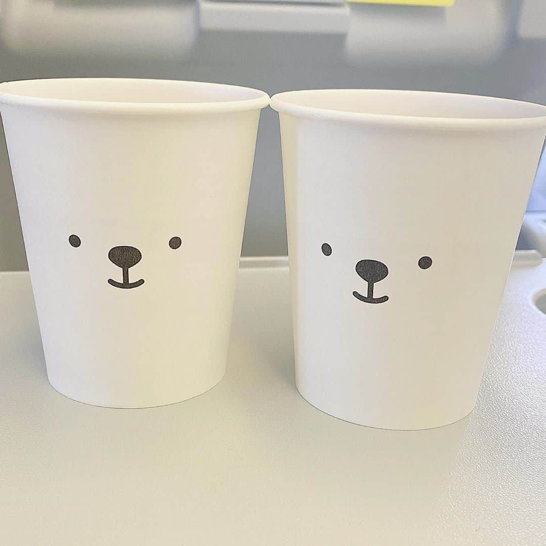 のインスタグラム：「・ かわいすぎる紙コップ ・ 飛行機で出てきたw ・ ・ ・ ・ ・ #紙コップ #飛行機」