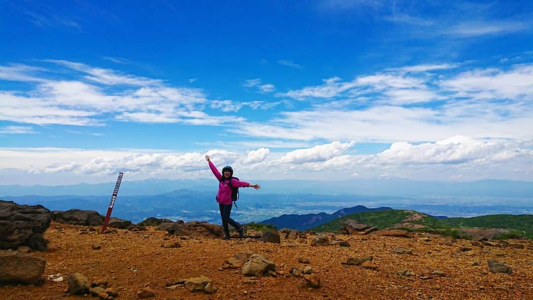 桜花さんのインスタグラム写真 - (桜花Instagram)「おはようございマウンテン🗻🌷  本日もナイスな１日にいたしましょ✨🍀とてもよかった熊野岳山頂です✨」10月6日 11時39分 - mountainohka