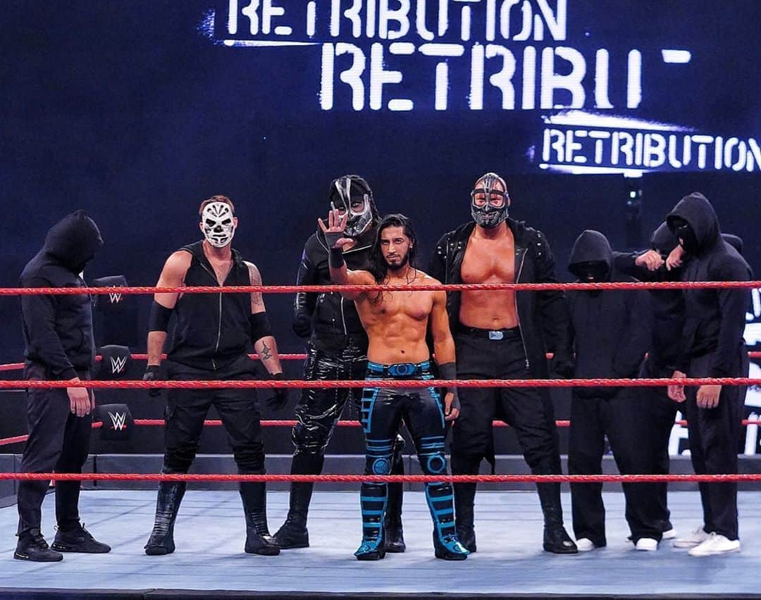 WWEさんのインスタグラム写真 - (WWEInstagram)「@aliwwe has just shocked the #WWEUniverse... #WWERaw #RETRIBUTION」10月6日 11時39分 - wwe