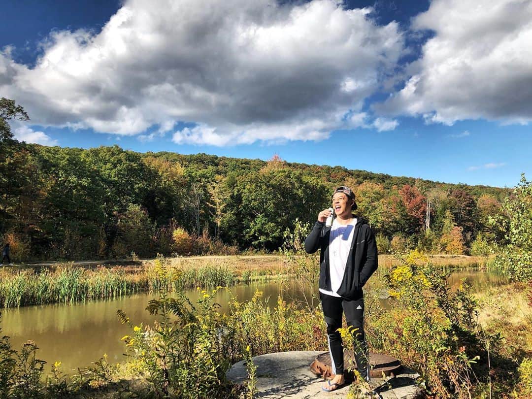 ヒューバートのインスタグラム：「Weekend shenanigans :)」