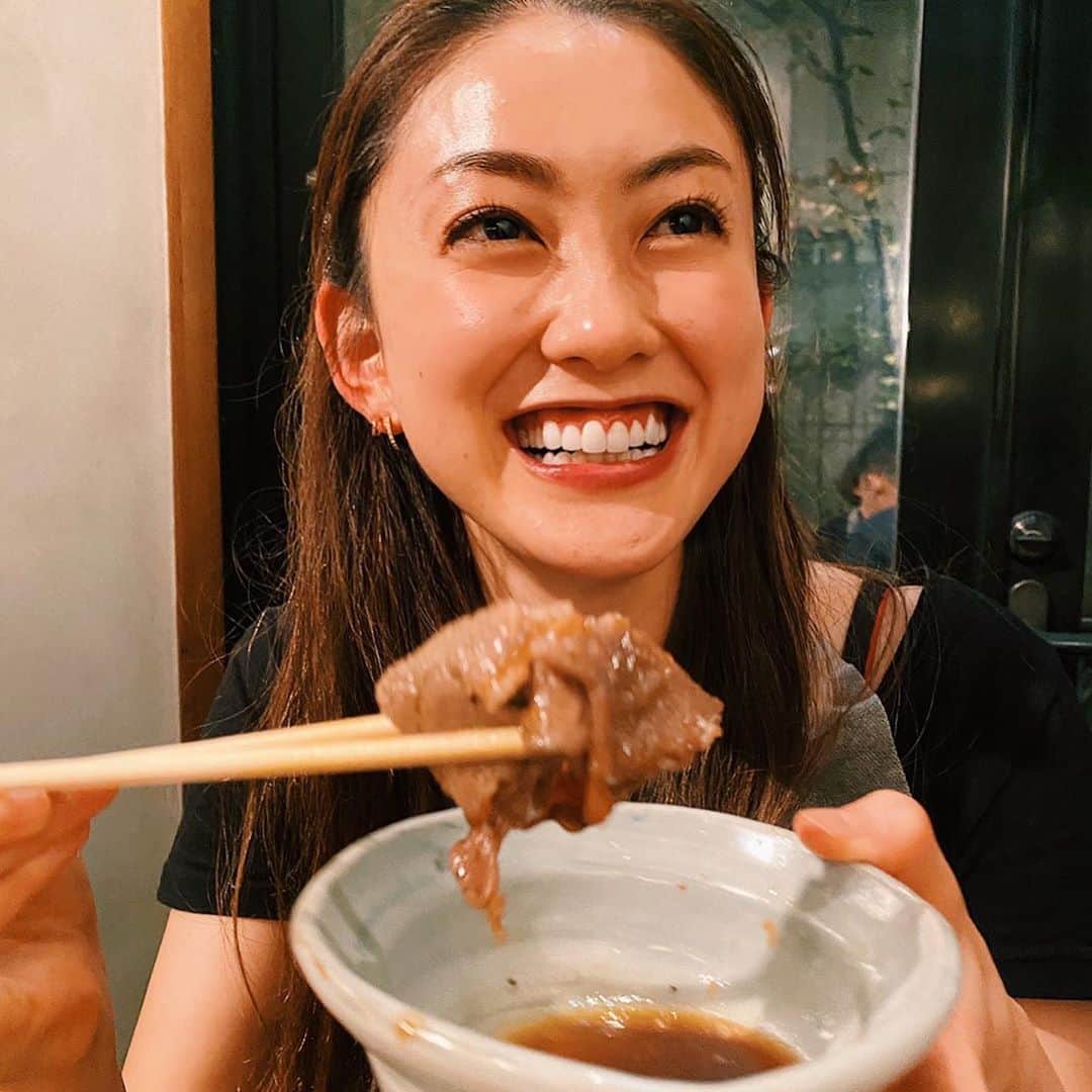 宮坂灯里さんのインスタグラム写真 - (宮坂灯里Instagram)「好きな食べ物はなんですか？と言われると困っちゃうakari です🙋🏼‍♀️ ほとんど好き。笑  中でも大好き焼肉へ行ってきました🧡  幸せなひと時🙏🏻✨  #おいしい  #焼肉 #グルメ #幸せ #肉食女子  #韓国料理 #happy」10月6日 12時12分 - m.akari27