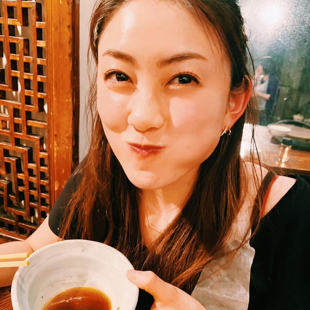 宮坂灯里さんのインスタグラム写真 - (宮坂灯里Instagram)「好きな食べ物はなんですか？と言われると困っちゃうakari です🙋🏼‍♀️ ほとんど好き。笑  中でも大好き焼肉へ行ってきました🧡  幸せなひと時🙏🏻✨  #おいしい  #焼肉 #グルメ #幸せ #肉食女子  #韓国料理 #happy」10月6日 12時12分 - m.akari27