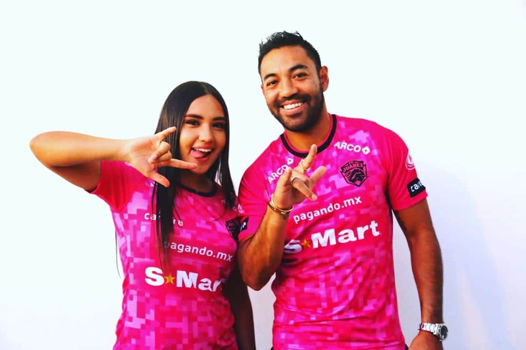 マルコ・ファビアンのインスタグラム：「EN OCTUBRE NOS VESTIMOS DE ROSA!  Si quieres verte como @yoz_gless y cómo yo, compra ya tu jersey rosa 20/21 exclusivamente en bravotienda.com  Recuerda que todo octubre es el mes de la prevención contra el cancer de mamá. 🙌🏻」