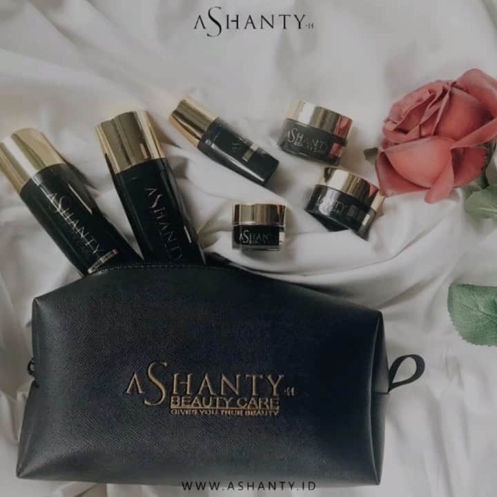 ASHANTY BEAUTY CREAM OFFICIALのインスタグラム：「🎉🎉🎉JANGAN LUPA ASHANTY BEAUTY CREAM MASIH PROMO 10.10 🎉🎉🎉  Dapatkan harga super hemaaaat setiap pembelian  Ashanty Beauty Cream (pilih salah satu series Whitening, Acne atau Anti aging) hanya Rp 500.000,- dan dapatkan FREE LIPMATTE ASHANTY (pilih salah satu shade Love, Sexy, Pure) senilai Rp 89.000,- 🤩🤩🤩  Superrrrr hemaaat!!!! Buruan yuuk pesan sekarang juga sebelum kehabisann !!! Stock sangat terbatas yaaaa, periode promo 02 - 10 Oktober 2020 😍  Tampil cantik menggunakan Ashanty Beuaty Cream dan dapatkan bibir merah merona menggubakan Ashanty Beauty Cosmetics 💋💄  _____________________________ Informasi dan pemesanan  Ashanty Beauty Cream Chat Via WA : WA: 081293823950 WA: 081287388885 WA: 085781140354 WA: 087778489900 ⚡️ Fast Respons Click Link On Bio Instagram @ashantyid ❣️ ______________________________ #ashantybeautycream #creamashanty #skincareashanty #skincare #skincareartis #skincarelokal #creamwajah #creamperawatanwajah #obatjerawat #jerawat #kosmetik #krimwajah #creamwajah #whiteningcream #ashantyid #ashanty」