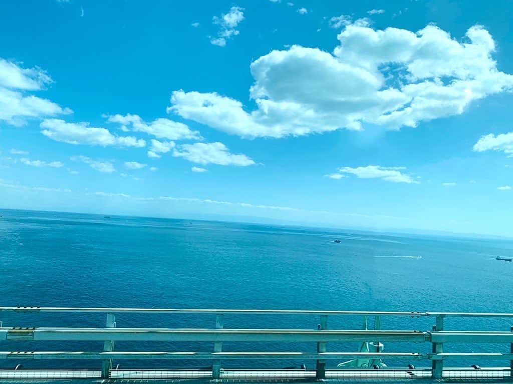 浜平恭子さんのインスタグラム写真 - (浜平恭子Instagram)「明石海峡大橋を渡っています(๑′ᴗ‵๑)🌊  #はまひーのぶらり旅」10月6日 12時15分 - hamahi1231