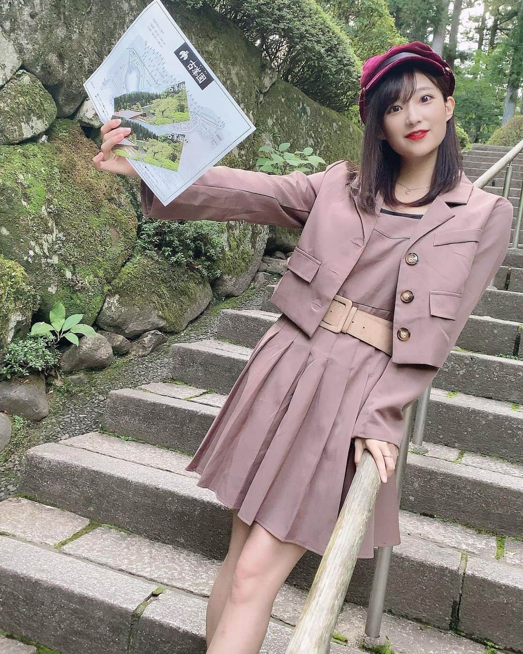 ミクのインスタグラム：「. . 🎫🌳🍁 . . 　#栃木　#栃木観光 #庭園　#古峯園　#japan #japanesegirl #ootd #셀카 #일본」