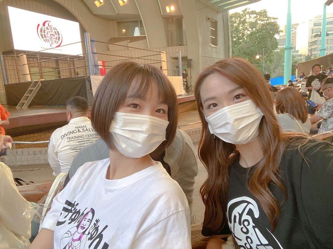 のインスタグラム：「女子プロレス #Assemble の大会に行ってきたよ!!めっちゃたのしかった!! 個人的に好きな選手がたくさん出てたので、全試合目が離せなかったです✨激しくてかっこよくておもしろい大会でした✨  また次回も行けたらいいな😊  YouTubeに行った様子も更新したのでぜひみてね!  https://youtu.be/Tx5x_Zhgrwo  #あすきょう　#双子　#一卵性双生児 #アイドル　#女子プロレス #プ女子　#上野」