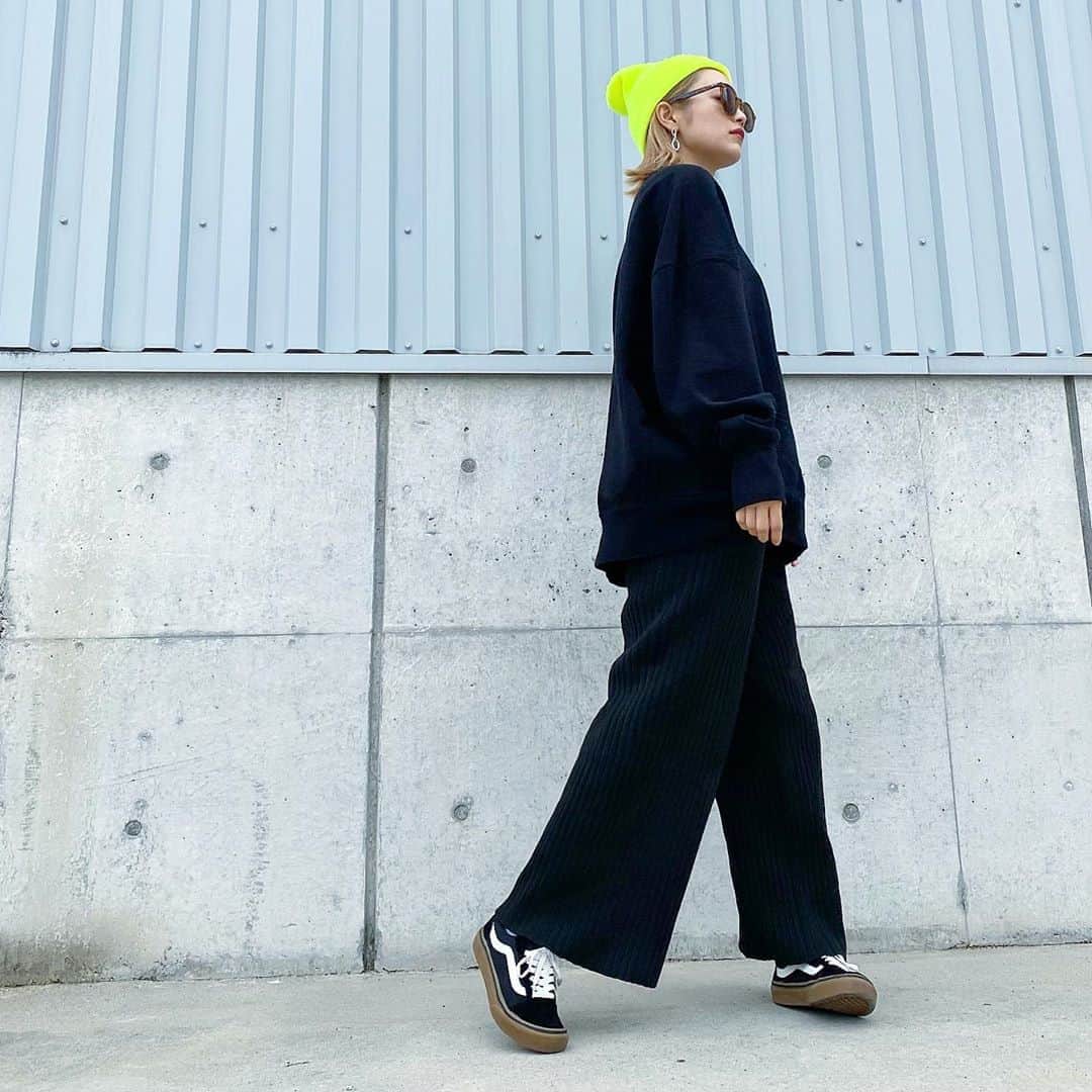 富久美玲のインスタグラム：「_ . 🆕 どの季節にもワイドパンツは楽ちんで 欠かせないアイテム＼(^o^)／💕 . @andmyme.official  ▷フリーサイズ . #私服#身長152cm#mireistylecode#ootd#ボトムス#リブニット#ワイドパンツ#andmyme」