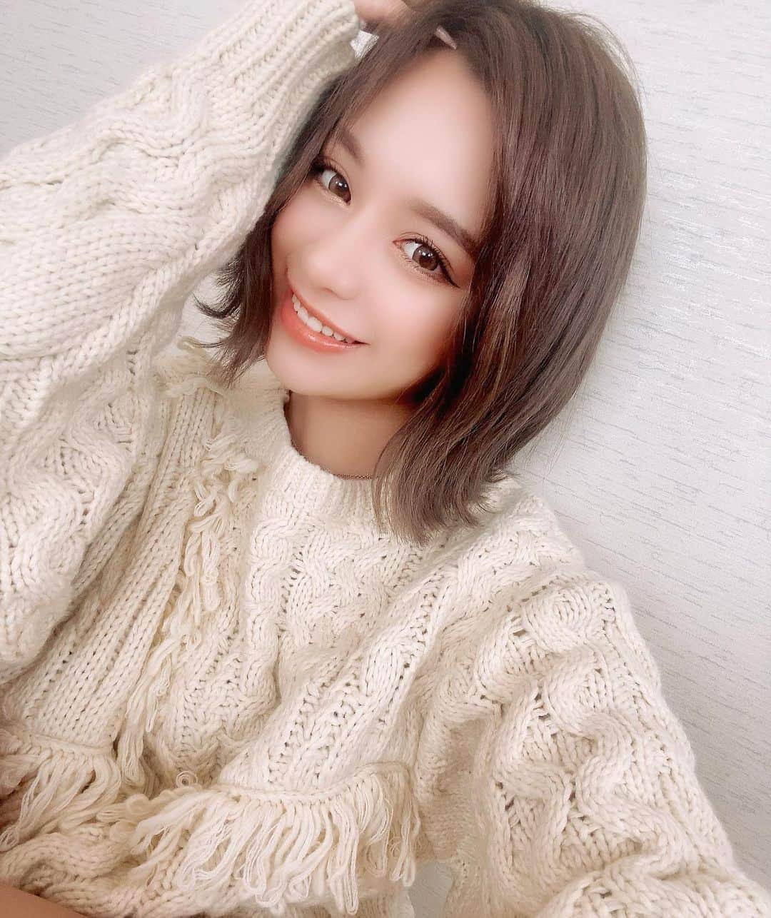 関口さくらさんのインスタグラム写真 - (関口さくらInstagram)「秋だからイメチェン💇‍♀️🍁  髪の毛暗くしてショートに戻したよ  秋だね👶🏼」10月6日 12時45分 - frndz.66